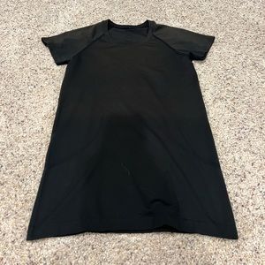 Lululemon size 6 swiftly tech short sleeve 2.0